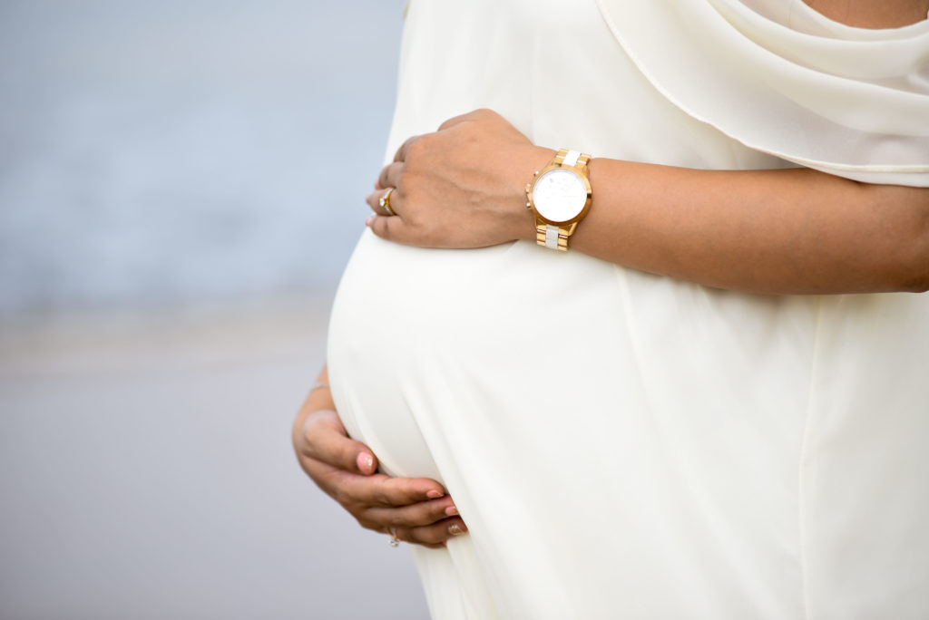 Maternity photographer Navi Mumbai Pixelnicstudio